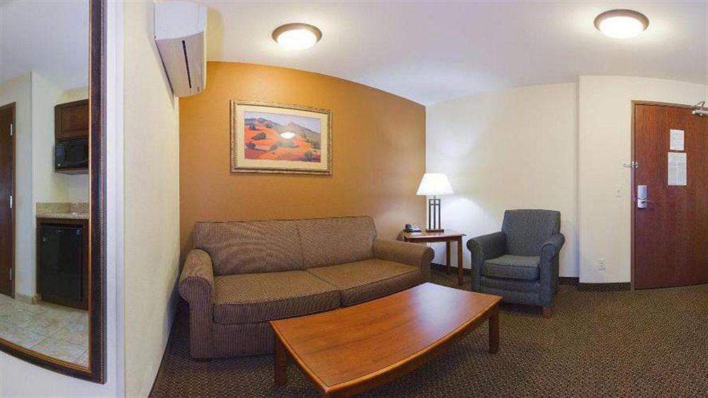 Holiday Inn Express & Suites Trinidad By Ihg Luaran gambar